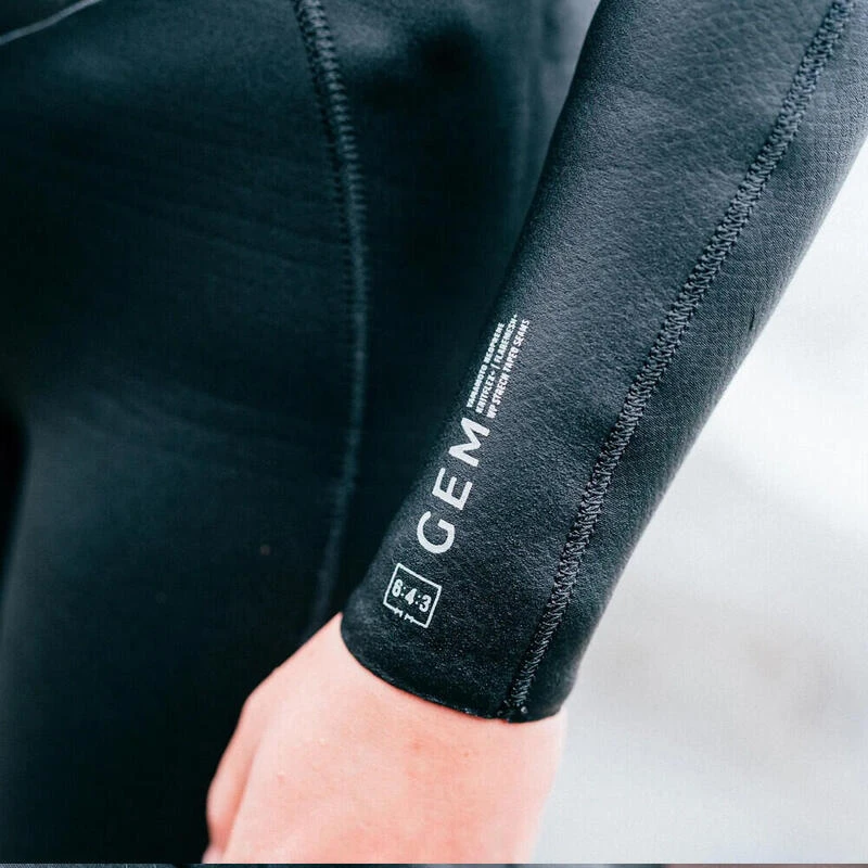 Mystic 2024 Femmes Gem 6/4/3mm Chest Zip à Capuche Combinaison Néoprène 6 Mystic 2024 Femmes Gem 6/4/3mm Chest Zip à Capuche Combinaison Néoprène – Image 4