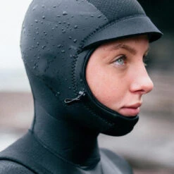 Mystic 2024 Femmes Gem 6/4/3mm Chest Zip à Capuche Combinaison Néoprène 13 Mystic 2024 Femmes Gem 6/4/3mm Chest Zip à Capuche Combinaison Néoprène -Kitesurf Boutique 2024 femmes gem 643mm chest zip a capuche combinaison neoprene 5