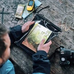 HERMETIC Dry Bag Mega | Pochette étanche Pour Tablette | FIDLOCK 10 HERMETIC Dry Bag Mega | Pochette étanche Pour Tablette | FIDLOCK -Kitesurf Boutique hermetic dry bag mega pochette etanche pour tablette fidlock 3