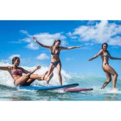 SURF MOUSSE 500 8'6". Livrée Avec 1 Leash Et 3 Ailerons. -Kitesurf Boutique surf mousse 500 86 livree avec 1 leash et 3 ailerons 1